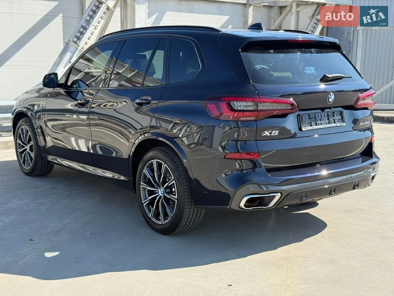 Внедорожник / Кроссовер BMW X5 2021 в Киеве