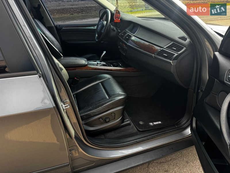 Внедорожник / Кроссовер BMW X5 2006 в Барышевке