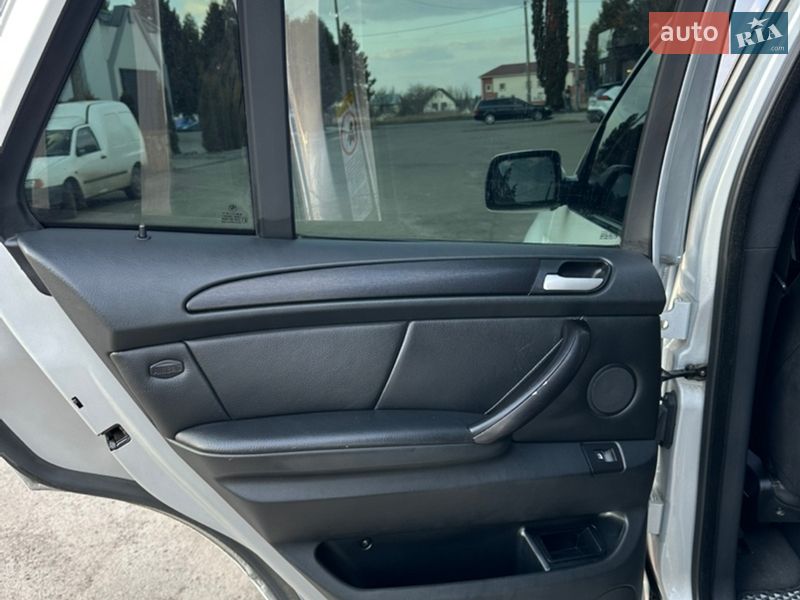 Внедорожник / Кроссовер BMW X5 2003 в Ровно