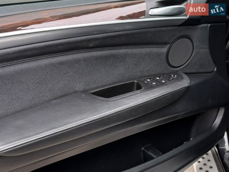 Внедорожник / Кроссовер BMW X5 2011 в Ровно