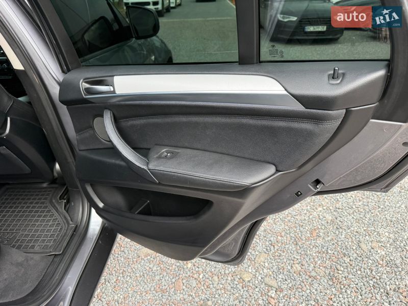 Внедорожник / Кроссовер BMW X5 2010 в Стрые