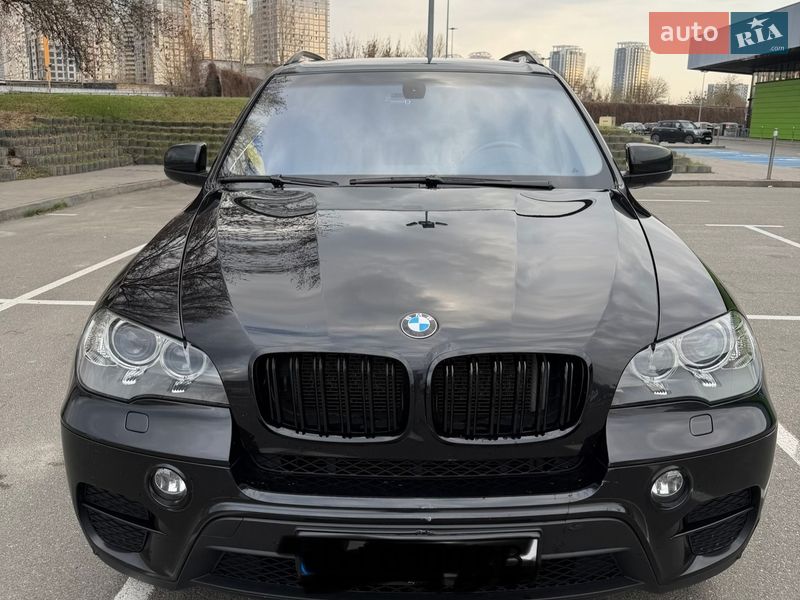 Внедорожник / Кроссовер BMW X5 2011 в Киеве