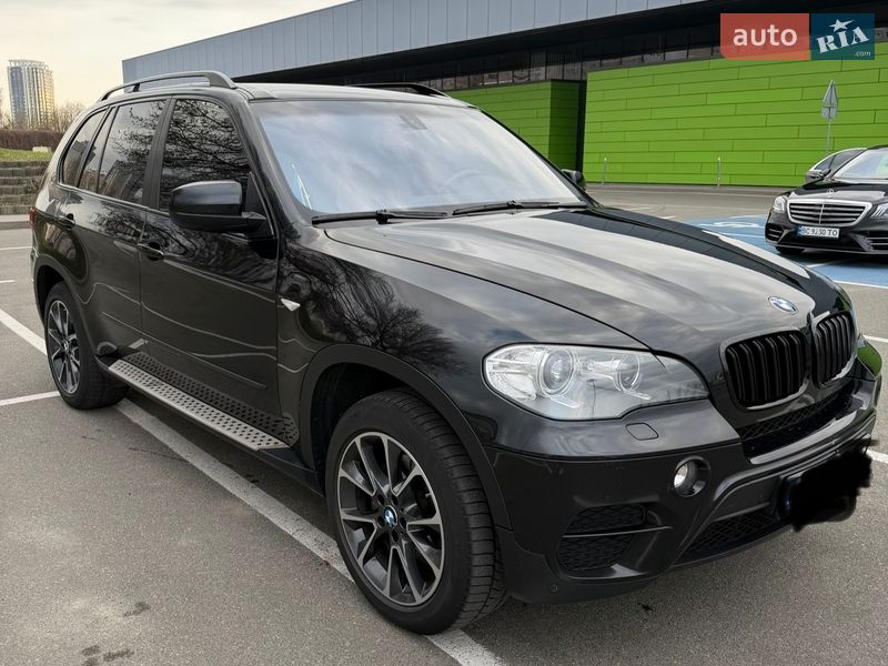 Внедорожник / Кроссовер BMW X5 2011 в Киеве