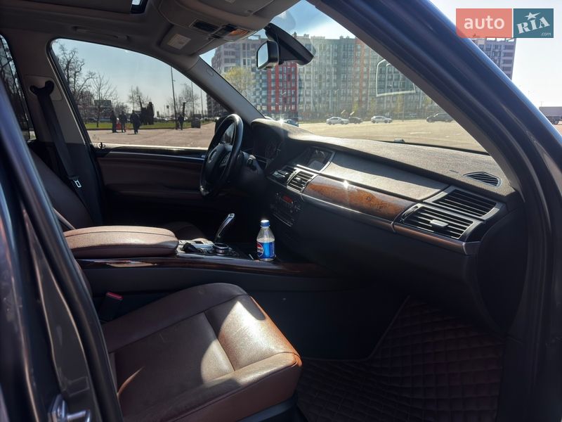 Позашляховик / Кросовер BMW X5 2012 в Києві фото 14 Позашляховик / Кросовер BMW X5 2012 в Києві