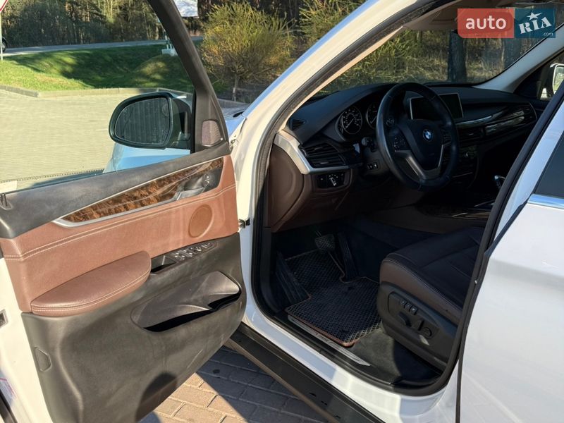 Позашляховик / Кросовер BMW X5 2015 в Львові
