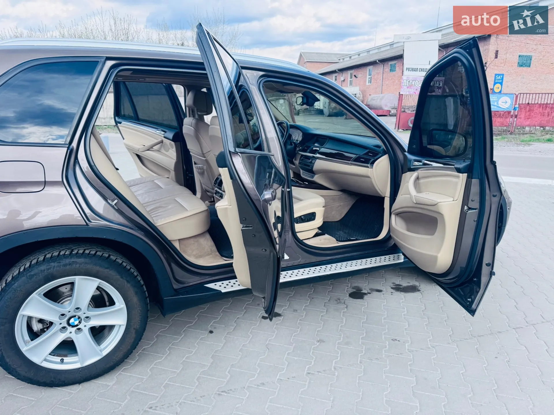 2011 BMW X5 - мініатюра 43