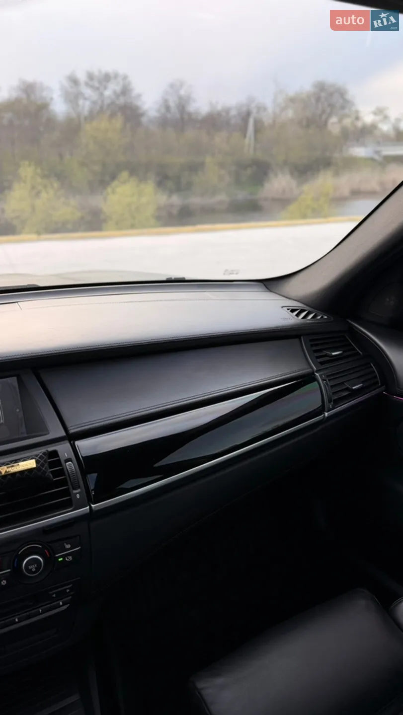 2010 BMW X5 - мініатюра 18