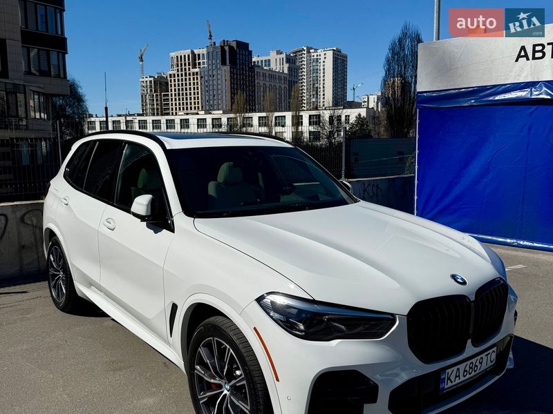 Внедорожник / Кроссовер BMW X5 2022 в Киеве