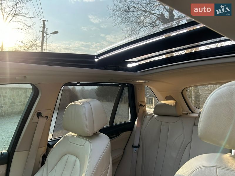 Позашляховик / Кросовер BMW X5 2014 в Чернівцях