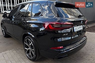 Внедорожник / Кроссовер BMW X5 2022 в Киеве