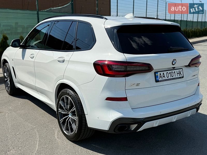 Внедорожник / Кроссовер BMW X5 2022 в Киеве