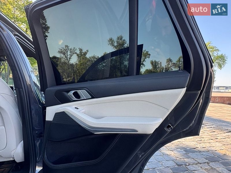 Внедорожник / Кроссовер BMW X5 2022 в Киеве
