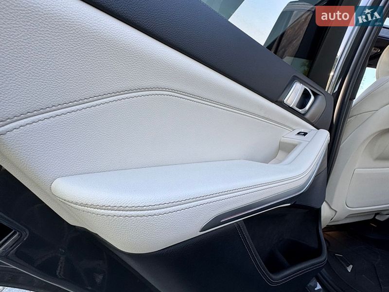 Внедорожник / Кроссовер BMW X5 2022 в Киеве