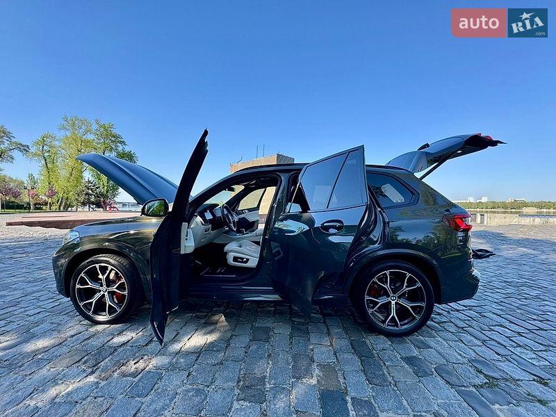 Внедорожник / Кроссовер BMW X5 2022 в Киеве