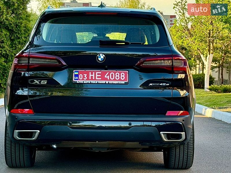 Внедорожник / Кроссовер BMW X5 2021 в Ровно