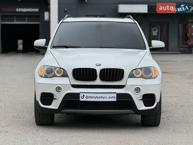 Внедорожник / Кроссовер BMW X5 2010 в Звягеле