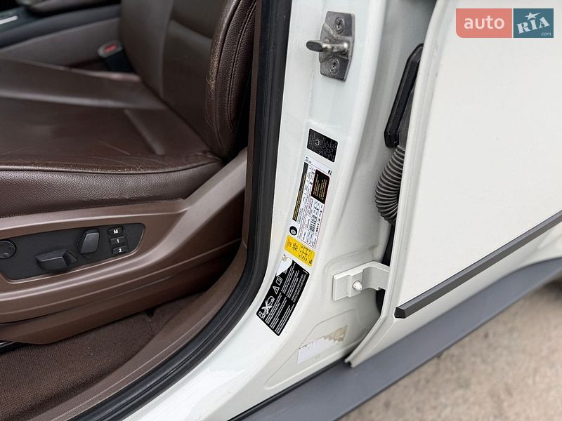 Внедорожник / Кроссовер BMW X5 2010 в Звягеле