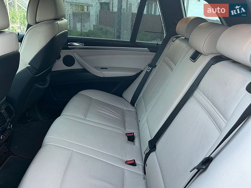 Внедорожник / Кроссовер BMW X5 2012 в Житомире