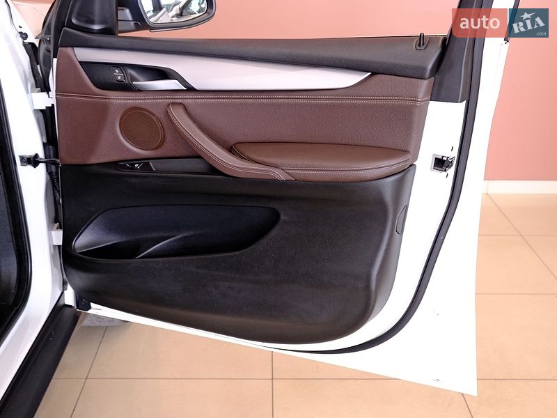 Внедорожник / Кроссовер BMW X5 2015 в Одессе