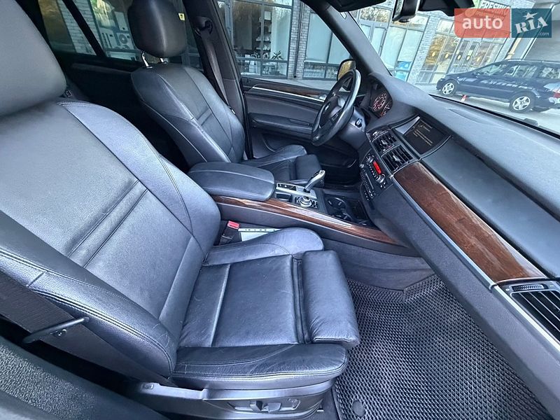 Внедорожник / Кроссовер BMW X5 2012 в Хмельницком