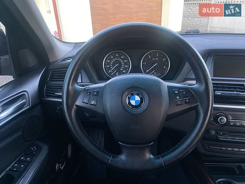 Внедорожник / Кроссовер BMW X5 2012 в Житомире