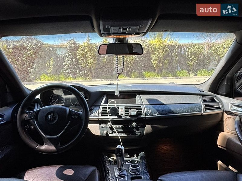 Внедорожник / Кроссовер BMW X5 2008 в Черноморске