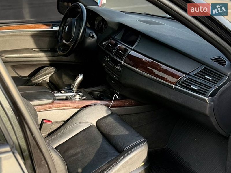 Внедорожник / Кроссовер BMW X5 2010 в Киеве