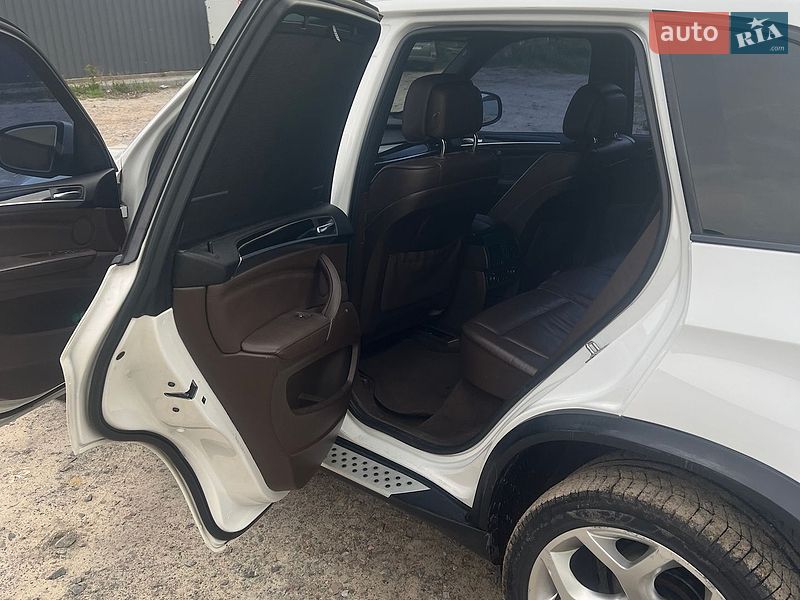 Позашляховик / Кросовер BMW X5 2012 в Києві