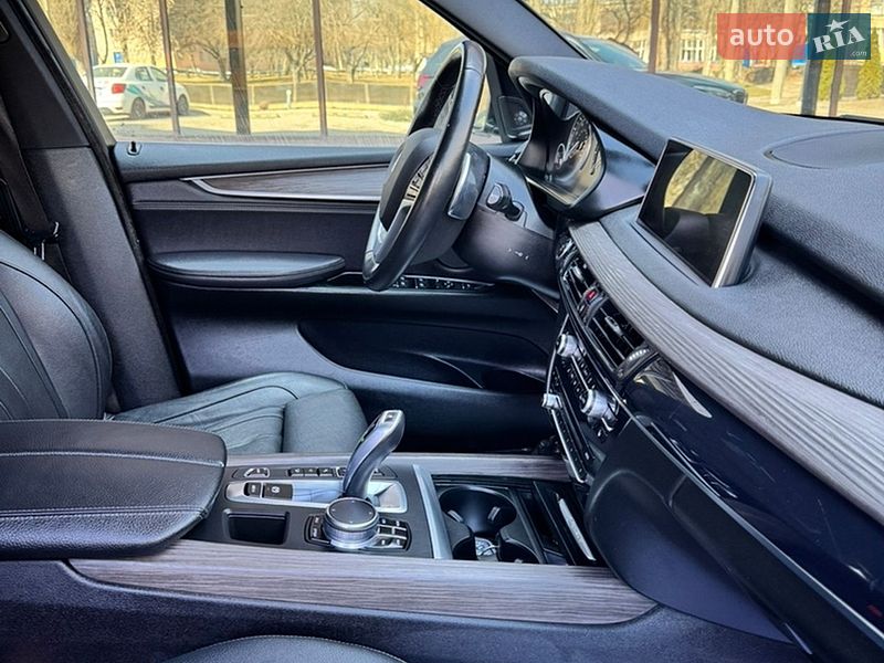 Внедорожник / Кроссовер BMW X5 2017 в Полтаве