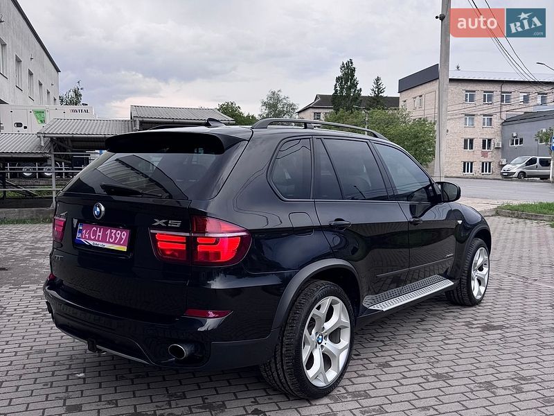 Позашляховик / Кросовер BMW X5 2012 в Чернівцях