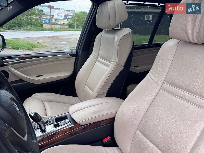 Позашляховик / Кросовер BMW X5 2012 в Чернівцях