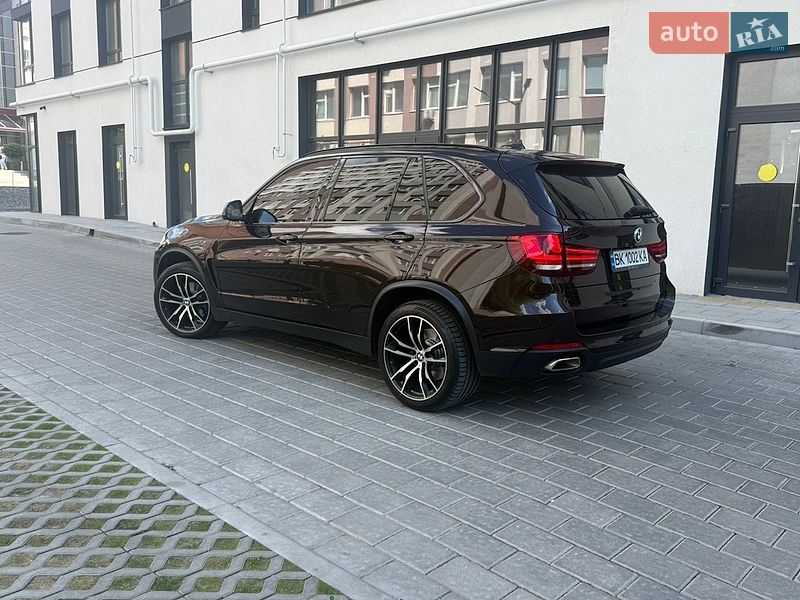Внедорожник / Кроссовер BMW X5 2015 в Ровно