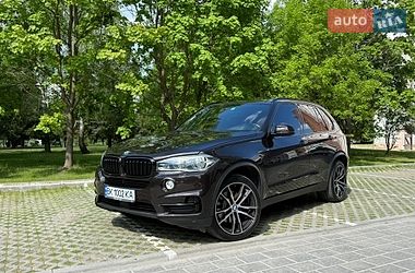Внедорожник / Кроссовер BMW X5 2015 в Ровно