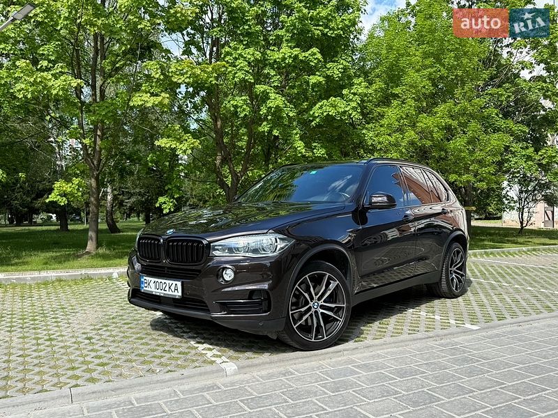 Внедорожник / Кроссовер BMW X5 2015 в Ровно