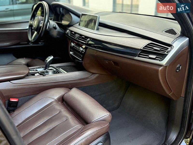 Внедорожник / Кроссовер BMW X5 2015 в Ровно