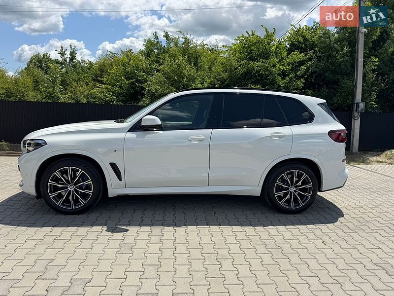 Позашляховик / Кросовер BMW X5 2022 в Мостиській
