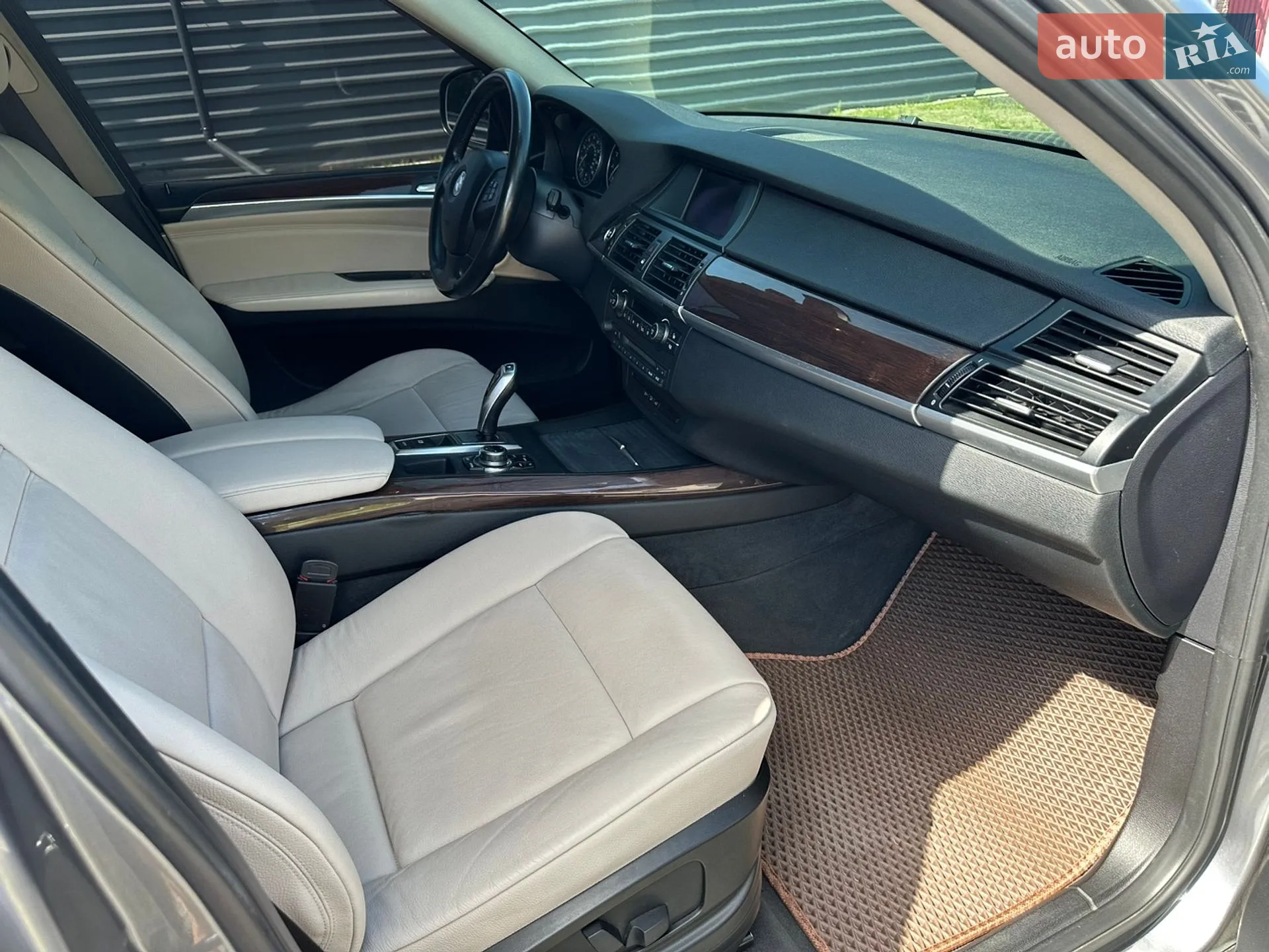2010 BMW X5 - мініатюра 11