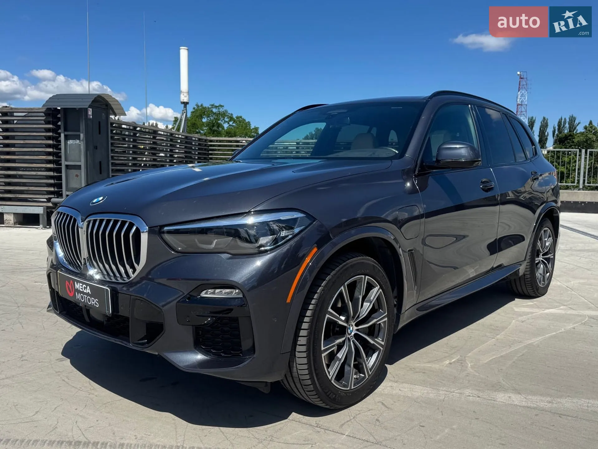 2021 BMW X5 - фото 1