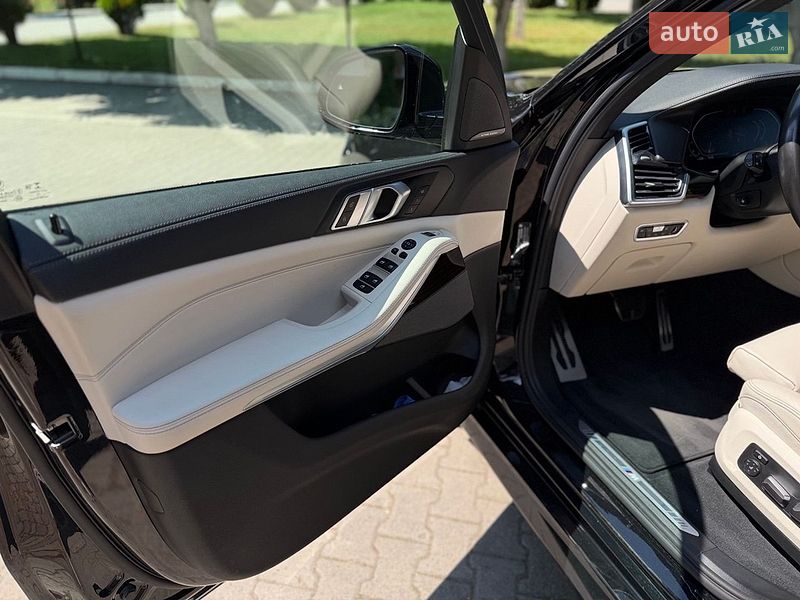 Позашляховик / Кросовер BMW X5 2019 в Чернівцях
