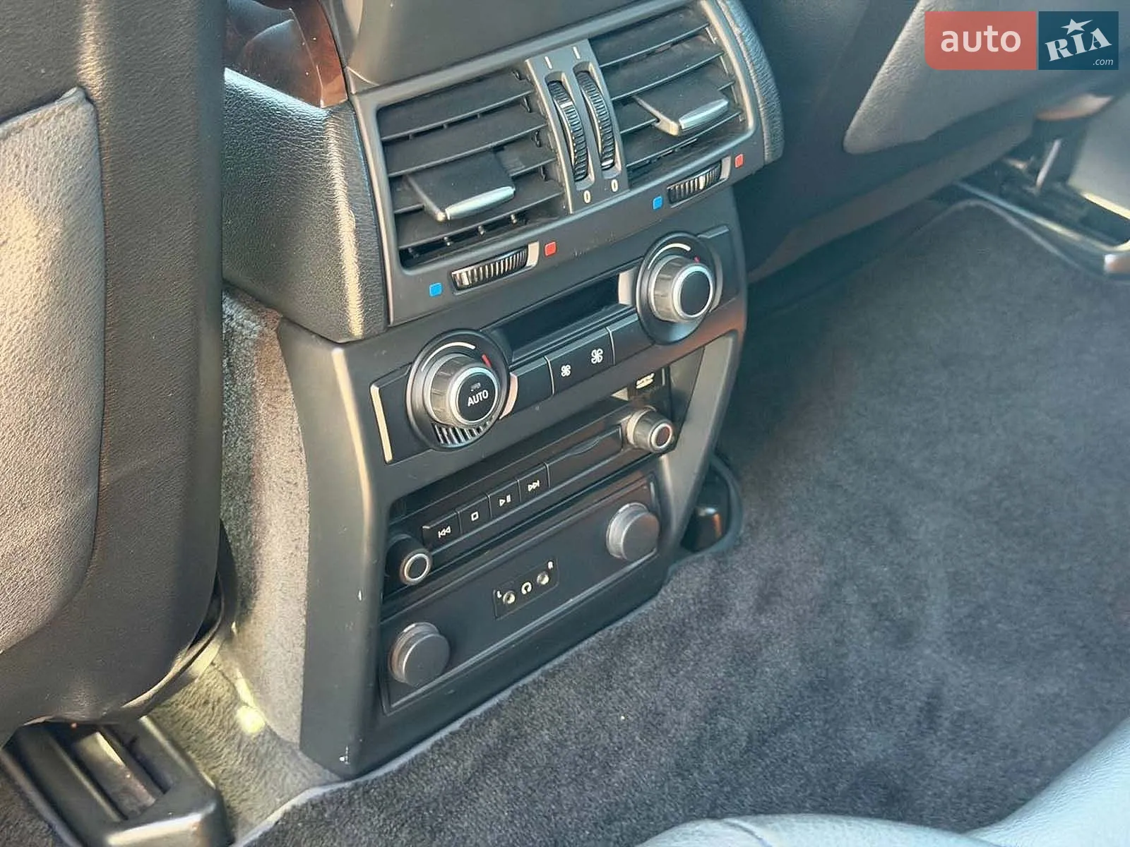 2010 BMW X5 - мініатюра 15