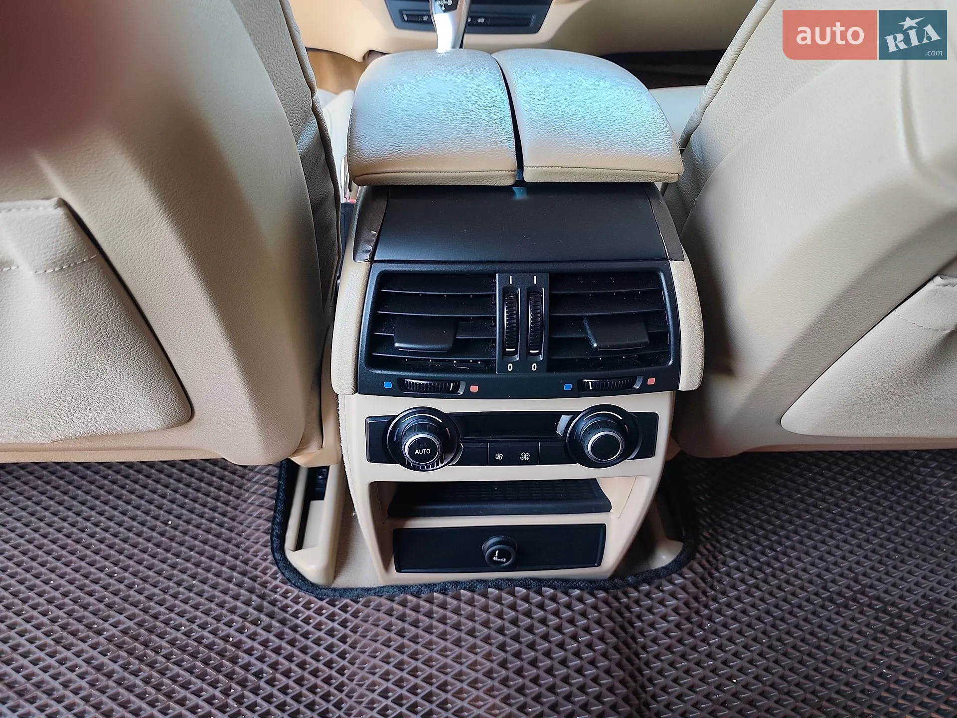 2010 BMW X5 - мініатюра 11