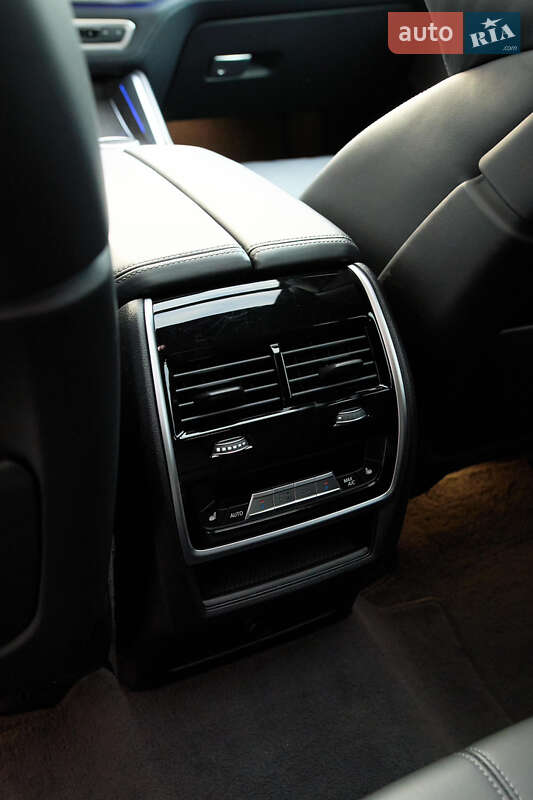 Внедорожник / Кроссовер BMW X6 M 2020 в Ровно фото 13 Внедорожник / Кроссовер BMW X6 M 2020 в Ровно