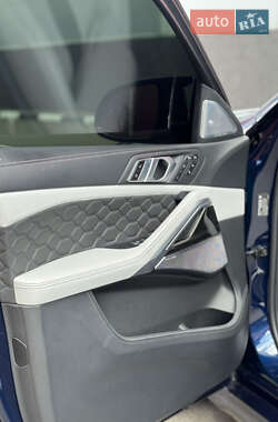 Позашляховик / Кросовер BMW X6 M 2021 в 