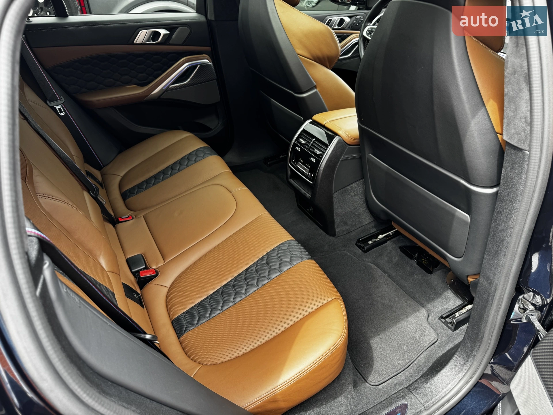 2021 BMW X6 M - мініатюра 41