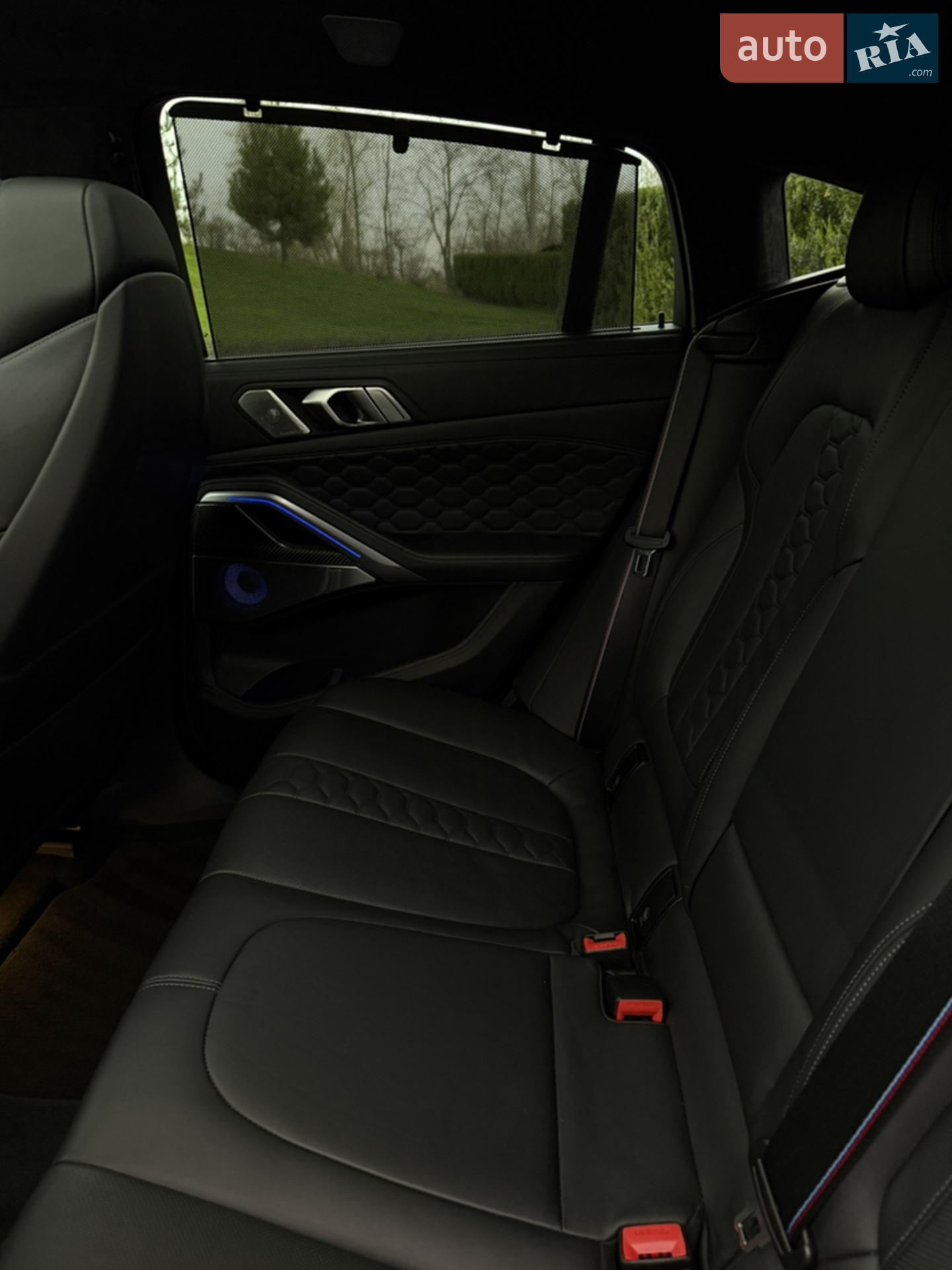 2021 BMW X6 M - мініатюра 23