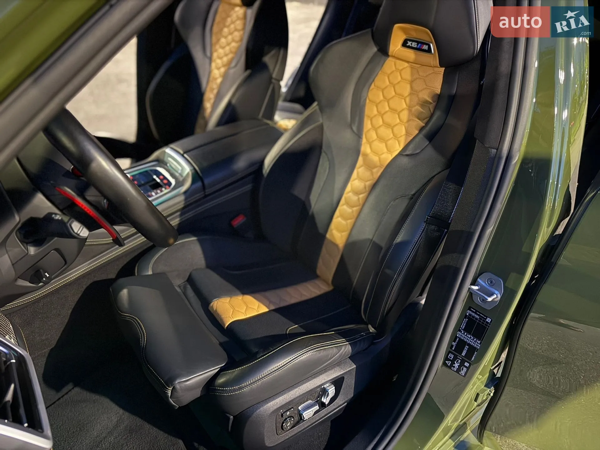 2021 BMW X6 M - мініатюра 19