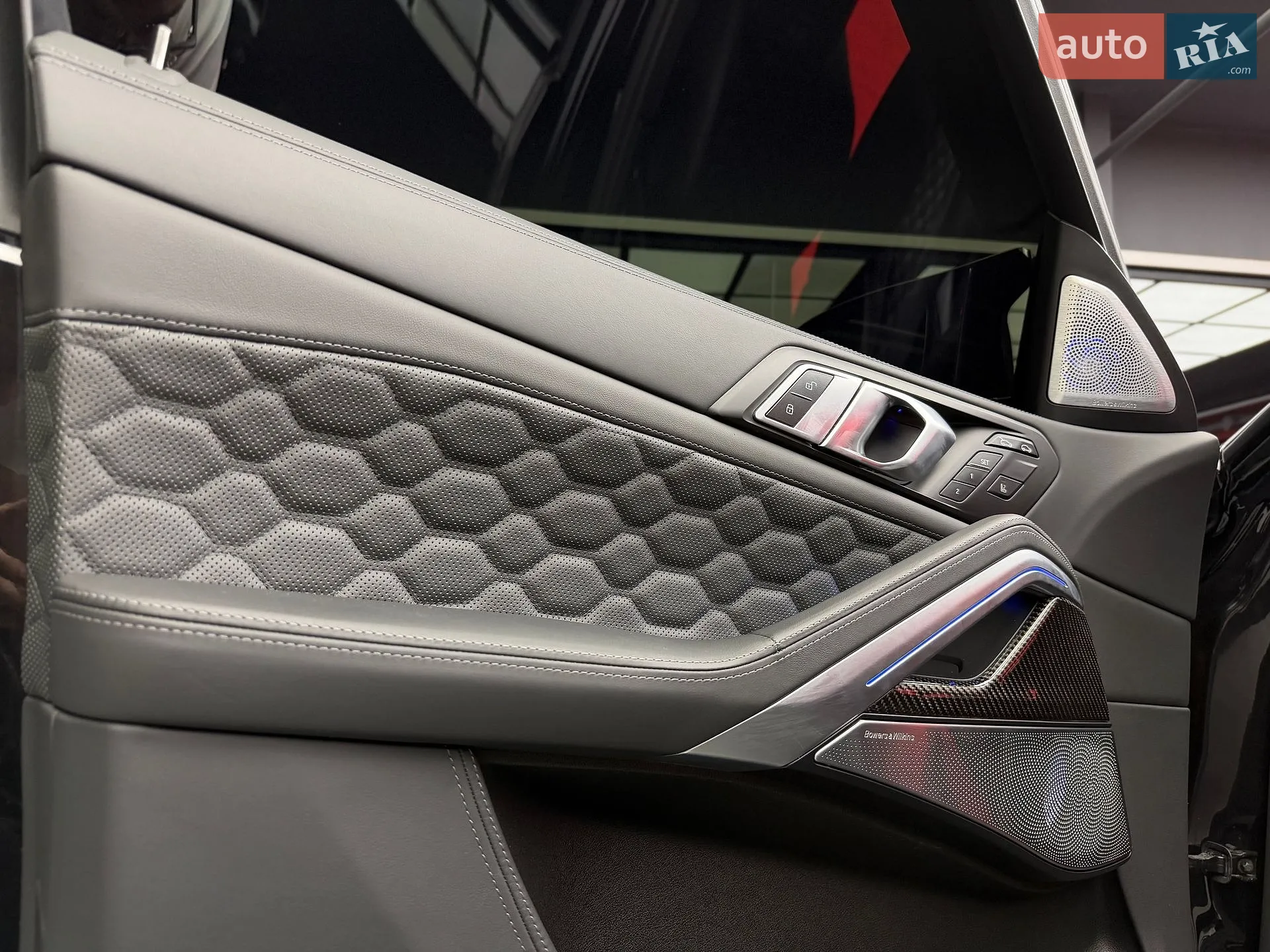 2022 BMW X6 M - мініатюра 26