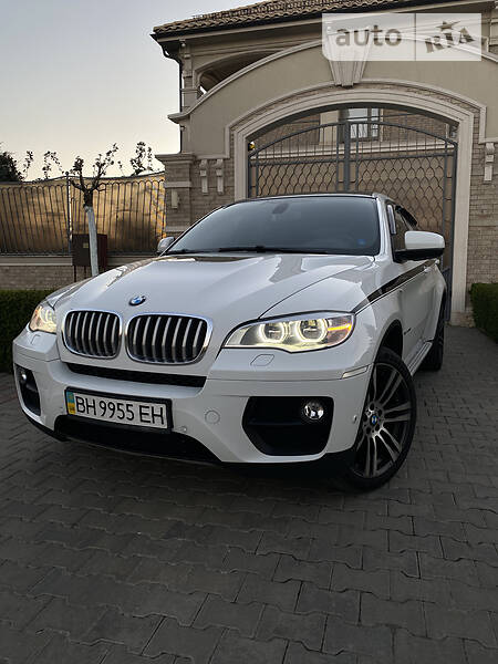 Позашляховик / Кросовер BMW X6 2012 в 