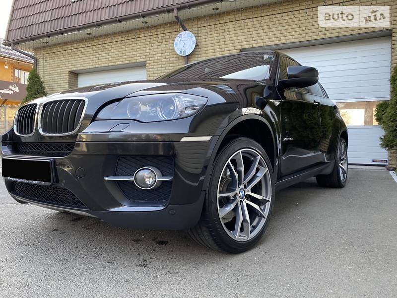 Позашляховик / Кросовер BMW X6 2011 в 