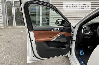 Позашляховик / Кросовер BMW X6 2022 в 